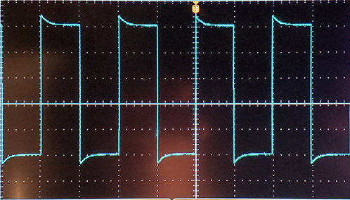 Overcompensated oscilloscope probe response with overshoot at the square-wave edge